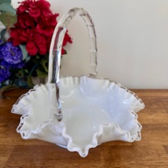 Fenton Silver Crest Milk Glass Basket – Ruffled Edge Handle Bowl Vintage Wedding - Picture 6 of 6